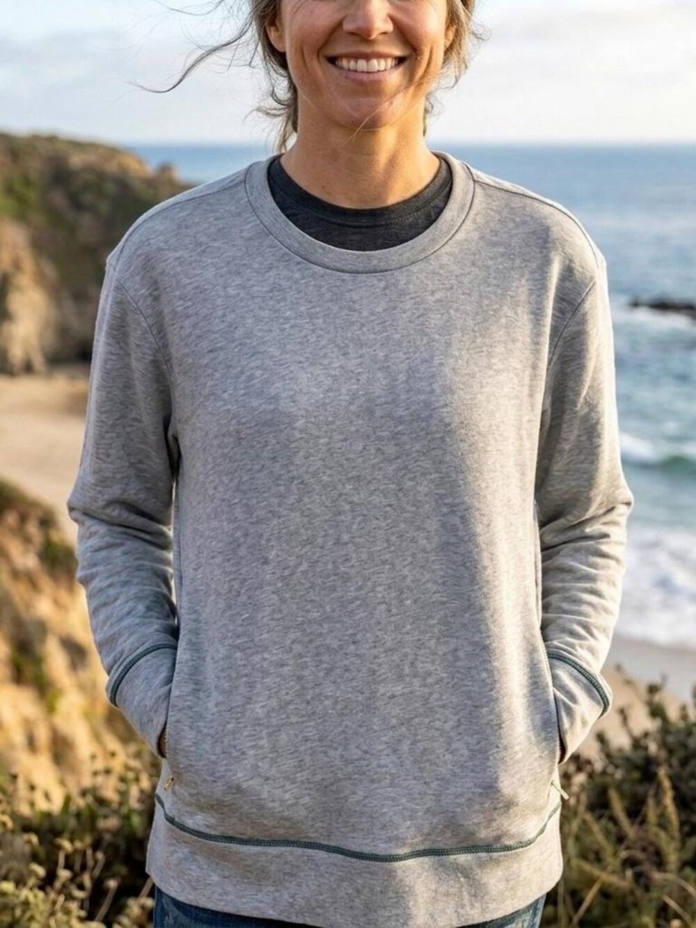 Bombas Women’s Large Gray Pullover Sweatshirt Crew Neck Pockets Outdoor‎ Hike